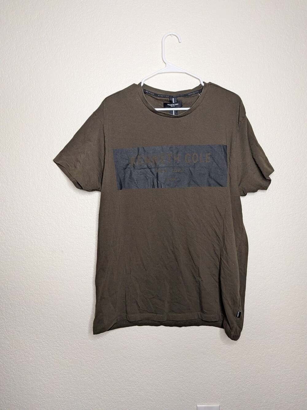 Kenneth Cole New York Graphic Tee Size XXL Olive Green Logo T-Shirt